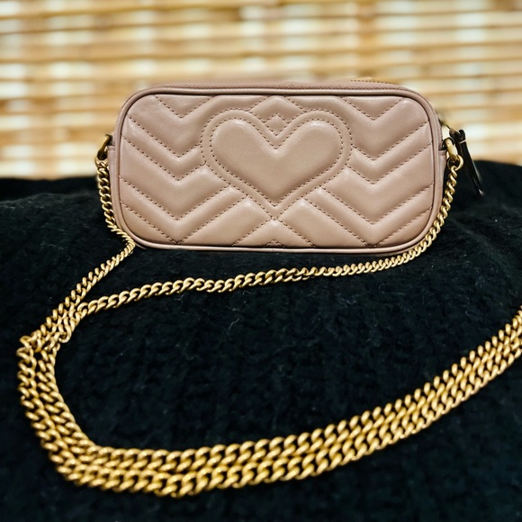 GG Marmont Matelassé Mini Crossbody Bag in Porcelain Rose - Picture 2 of 4
